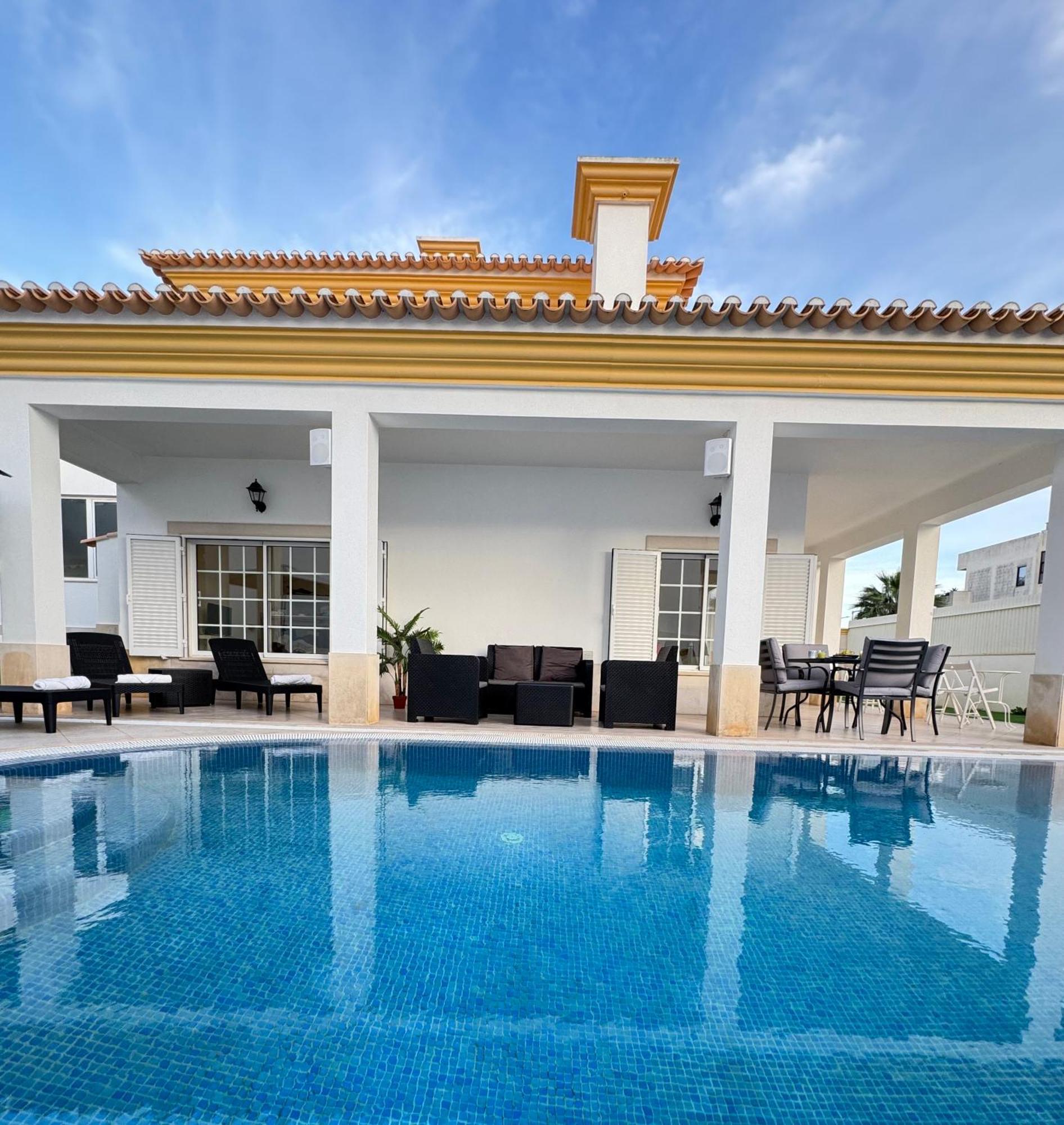 Villa Bonita Guesthouse Albufeira Old Town Esterno foto