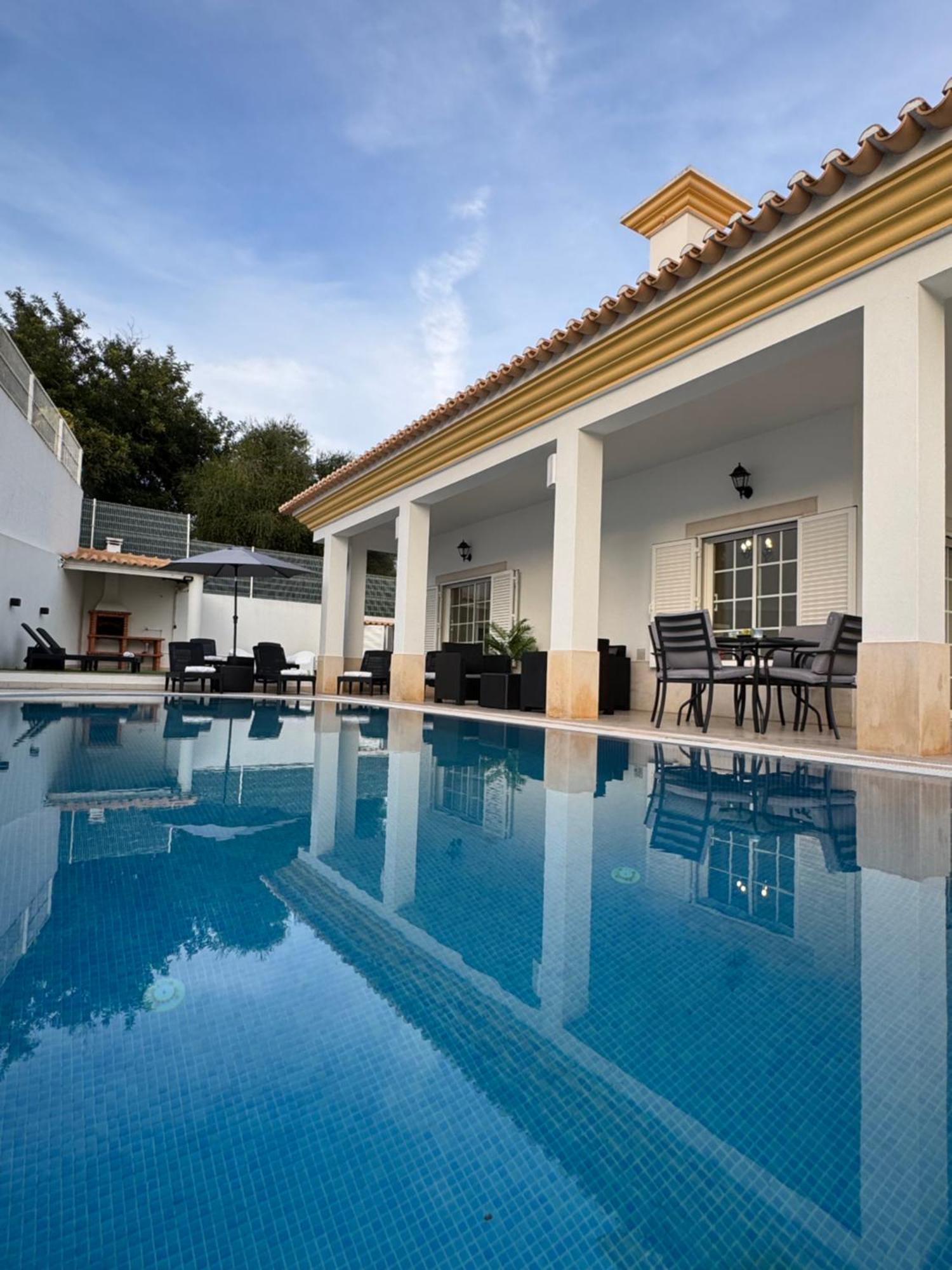 Villa Bonita Guesthouse Albufeira Old Town Esterno foto