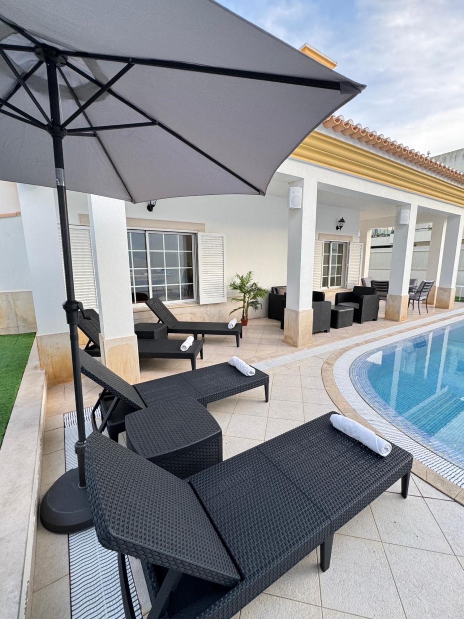 Villa Bonita Guesthouse Albufeira Old Town Esterno foto